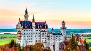 neuschwanstein_castle_autumn_bavaria_germany_alps_96931_1920x1080